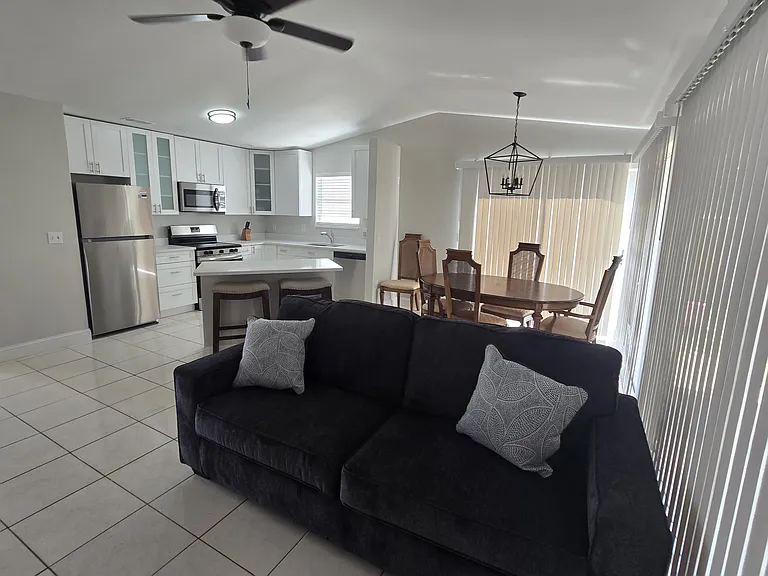 7703 Sumter Ct — Photo 2