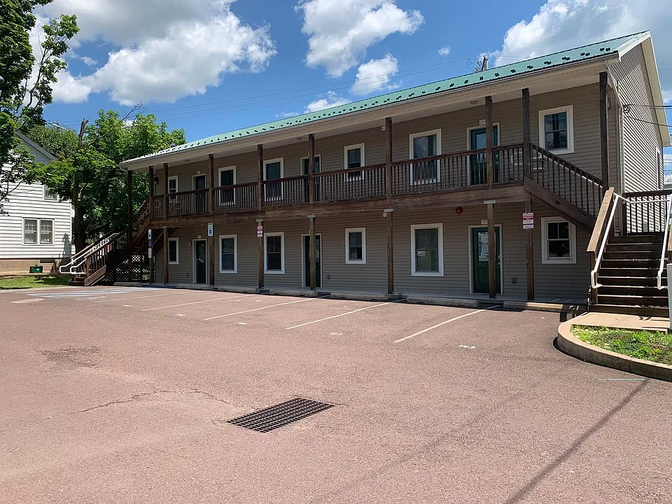 3 Country Club Rd