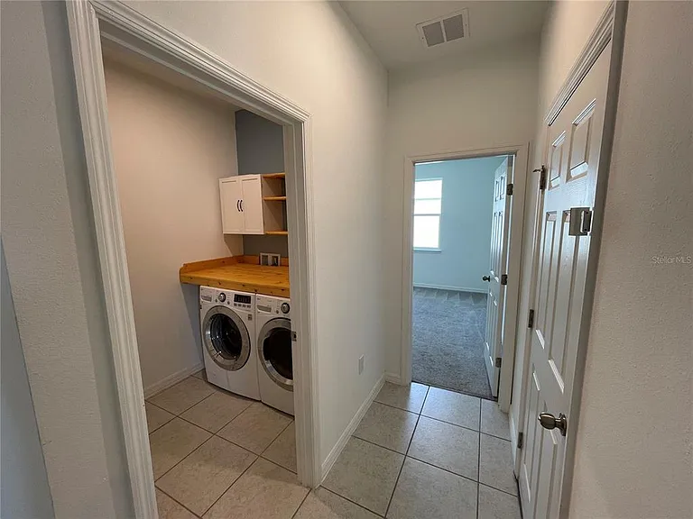 689 Crown Rose Dr — Photo 17