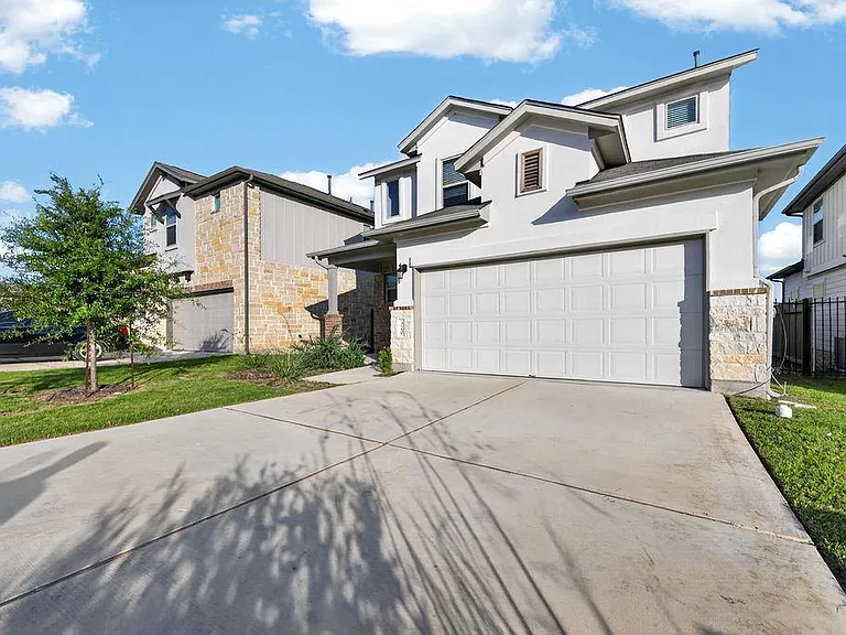 320 Rend Dr — Photo 4