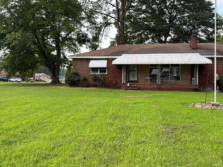 2501 Norris Ln — Photo 1