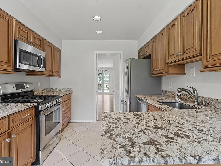 11817 Becket St — Photo 4