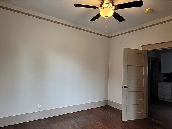 5th image of 1018 E Gwinnett St