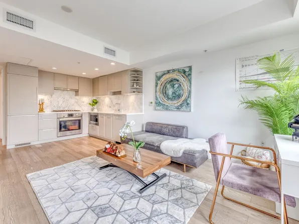 7828 Granville St #324, Vancouver, BC V6P 4Z2