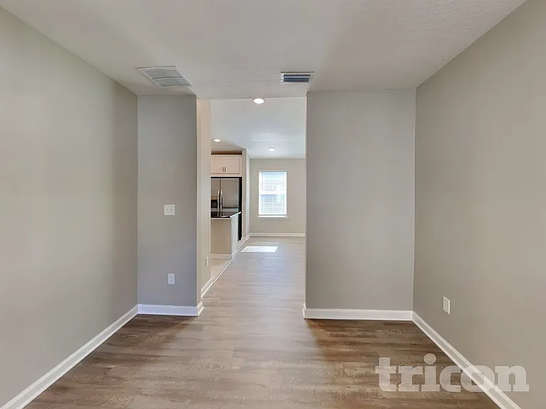 470 Chandler Dr — Photo 19