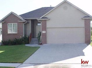 7330 Helen Witt Dr, Lincoln, NE 68512