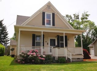 29 E Harrison Ave, Cottage Grove, OR 97424