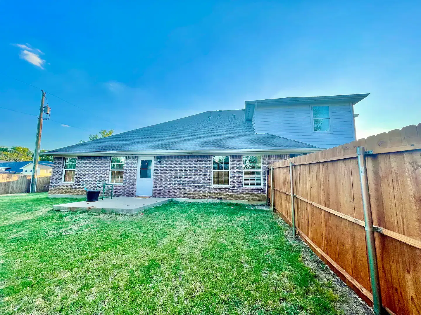 3 bed, 2.5 bath, 1500 sqft, $3,500 — Photo 1