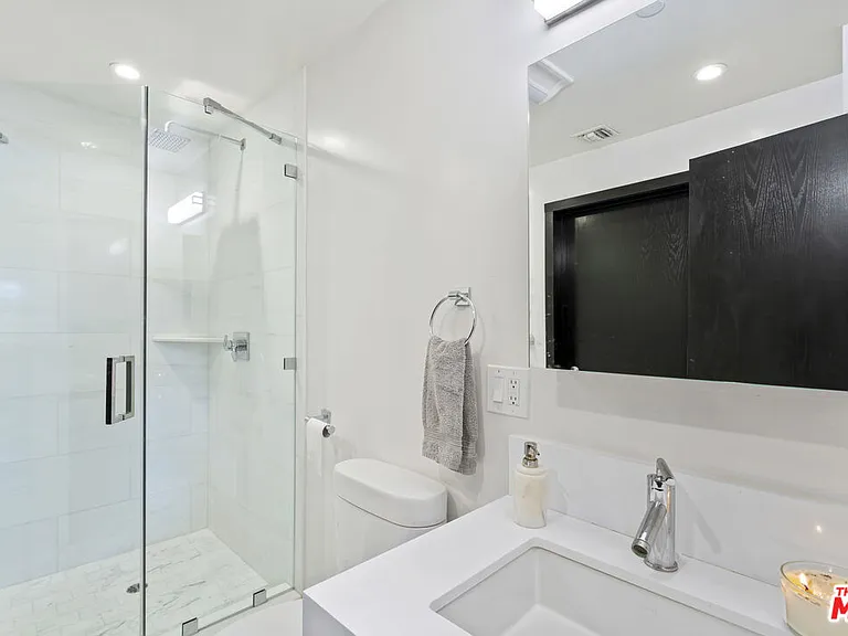 6459 Rodgerton Dr — Photo 33