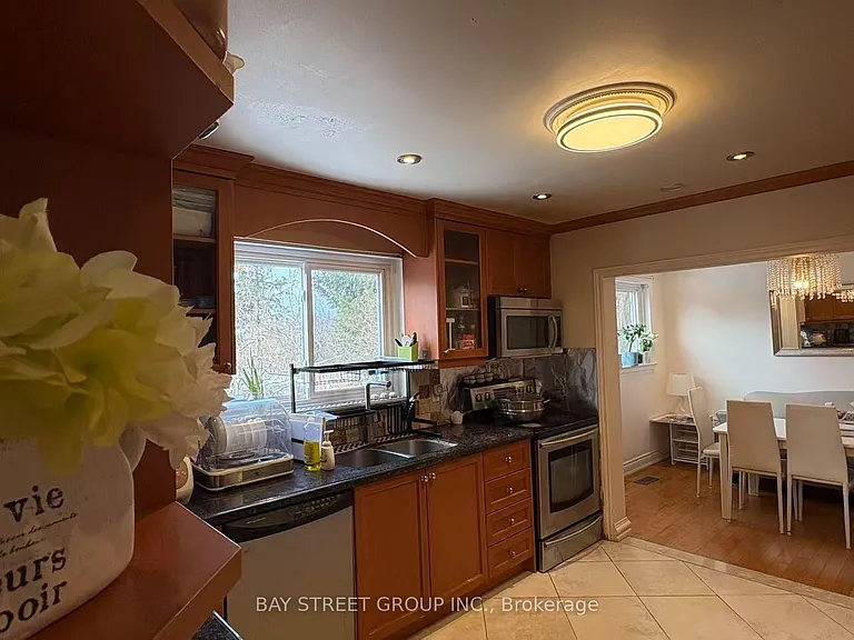 210 Shaughnessy Blvd — Photo 6