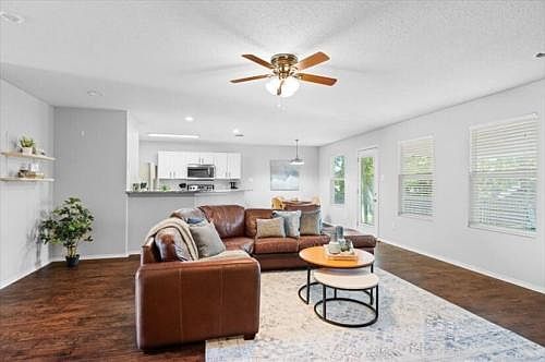 5th image of 2321 Teddy Roosevelt Dr