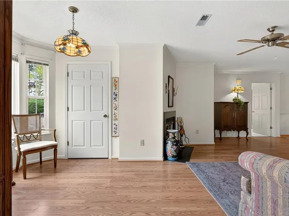 102 Windsor Ln APT A, Williamsburg, VA 23185