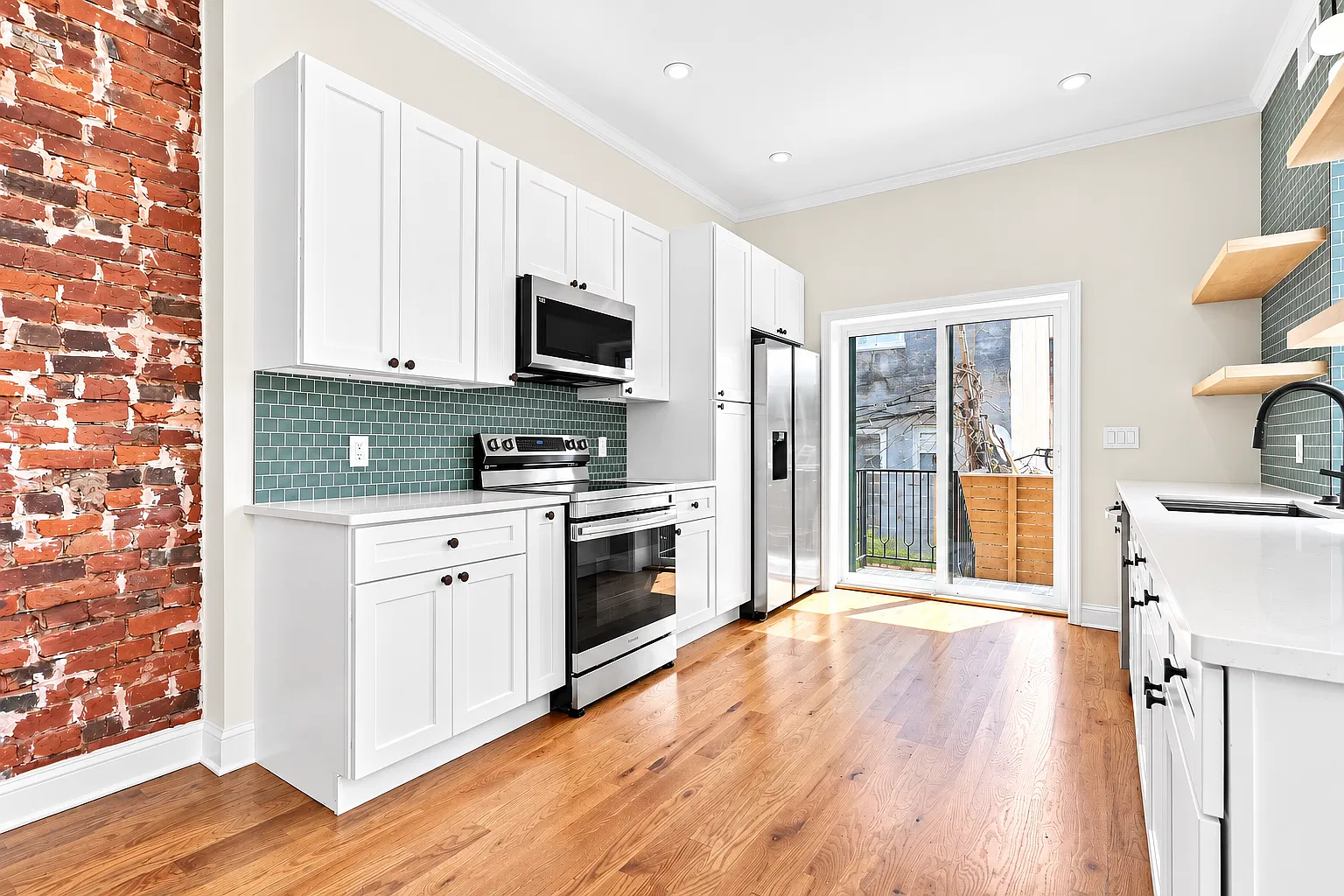 4 bed, 3.5 bath, $2,599 — Photo 1