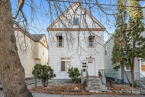 224 12th Ave NE #1 Photo 1