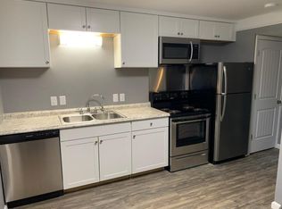 2009 Broadway APT 10, Highland, IL 62249