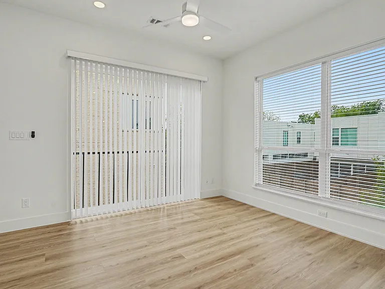 2217 N Fitzhugh Ave #205 — Photo 10