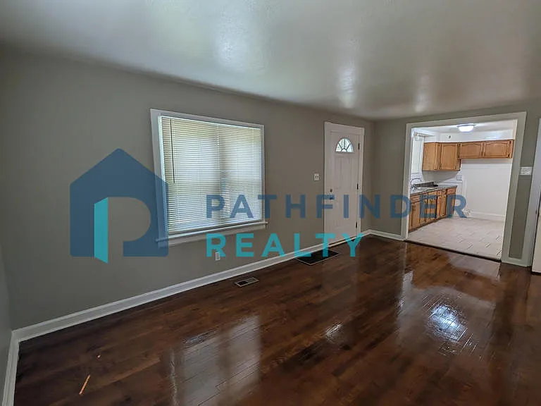3561 El Paso Ave — Photo 6
