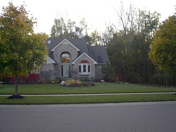 2nd image of 1375 Woodbridge Ln