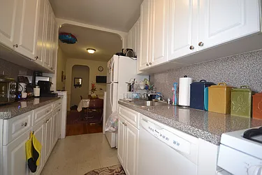 Rented by Silverstein Collection LLC 