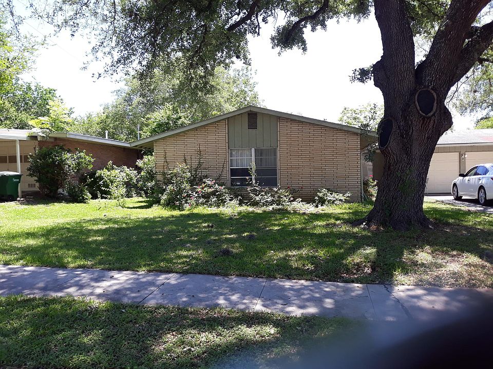2nd image of 230 Bamburgh Dr