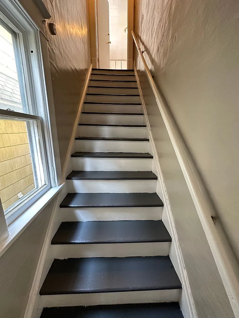 2128 Genesee St — Photo 3