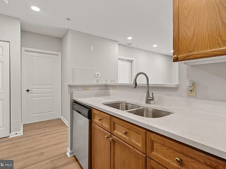 12919 Alton Sq #220 — Photo 4
