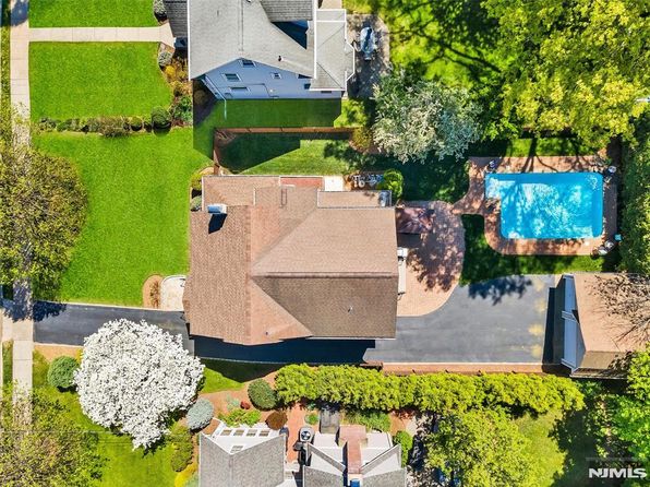 322 Fairfield Ave, Ridgewood, NJ 07450