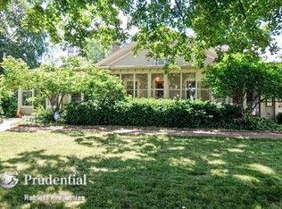 420 N Sheridan Rd, Waukegan, IL 60085