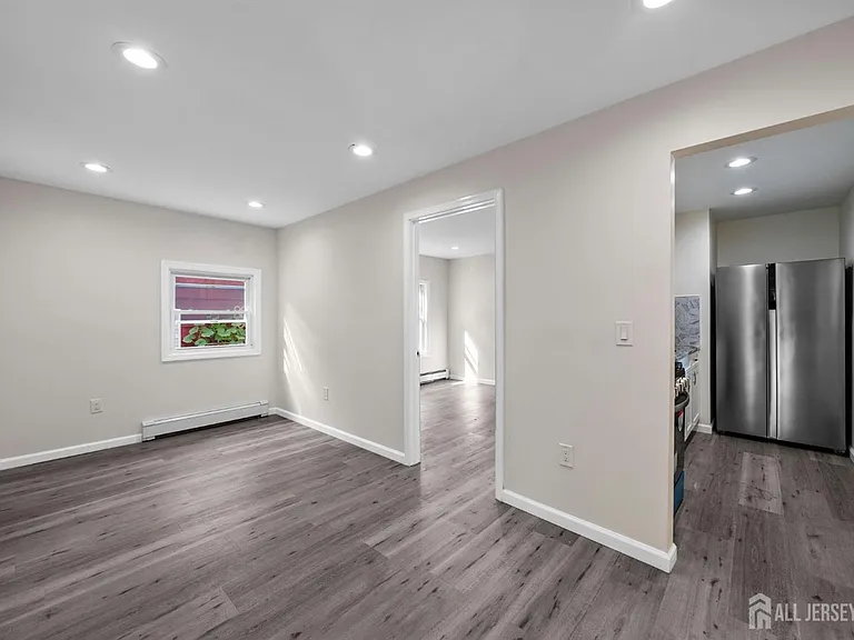 166 Prigmore St #1 — Photo 7