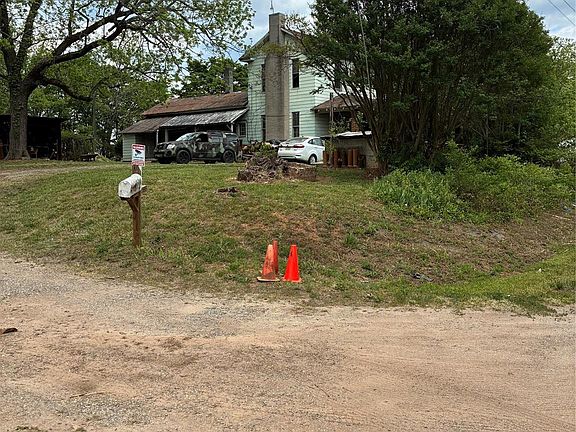4th image of 4026 Old State Rd