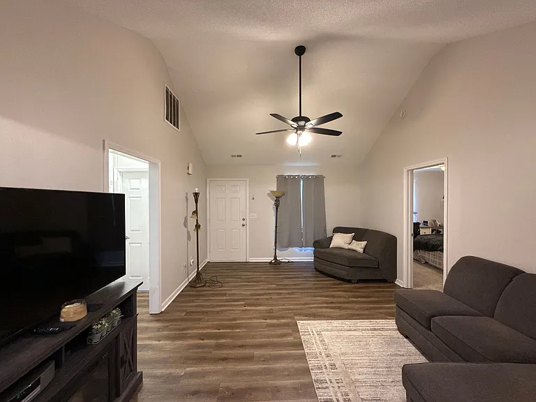 1653 Dawson Ct — Photo 3