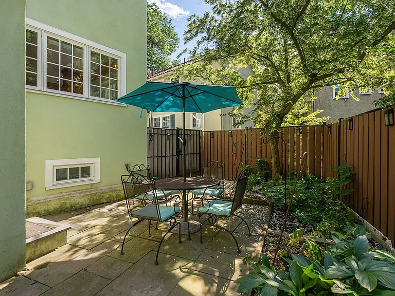 4 Gracewood Park — Photo 33