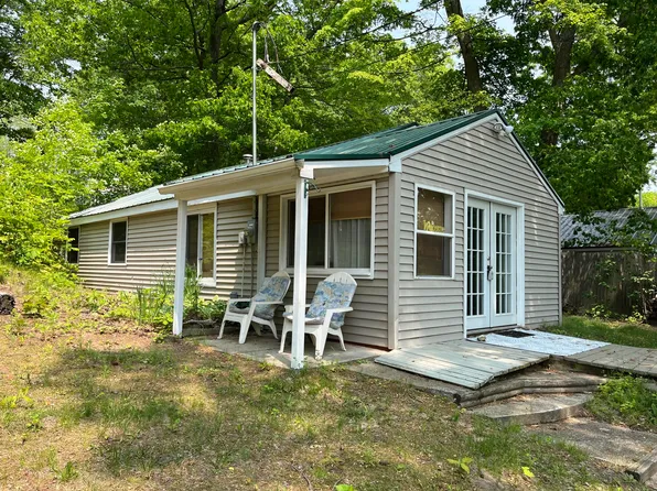 12715 Big Island Dr NE, Gowen, MI 49326