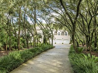 906 Seawood Dr, Neptune Beach, FL 32266