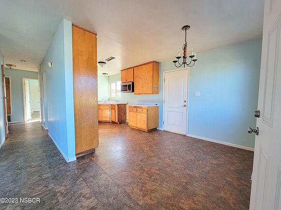 2nd image of 840 W Mariposa Way