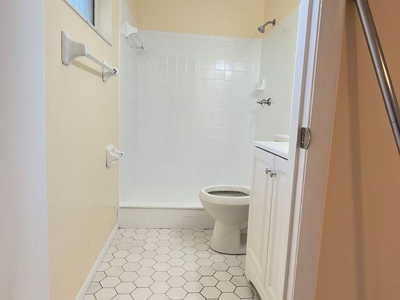 5th image of 506 Holt Cir