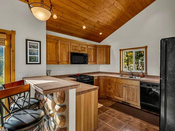 5th image of 3461 W Saddleback Rd