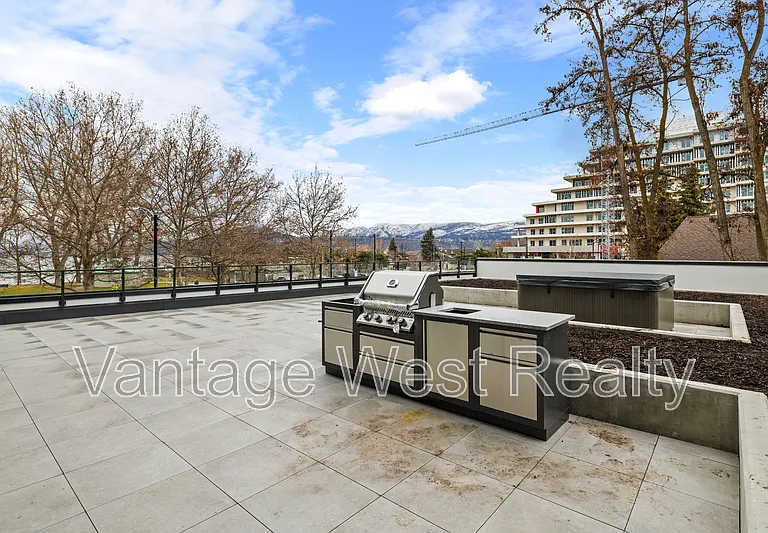 3389 Lakeshore Rd #216 — Photo 32