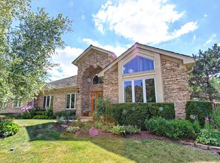 7711 Loch Glen Dr, Crystal Lake, IL 60014