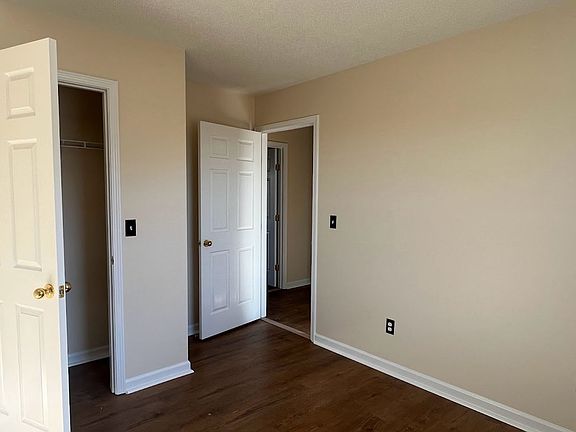 5th image of 129 Meadowlark Dr