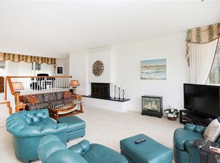 5946 Old Lake Shore Rd, Lake View, NY 14085