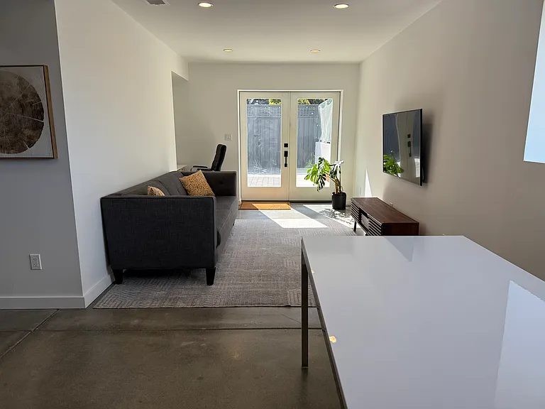 95 Ina Ct — Photo 11