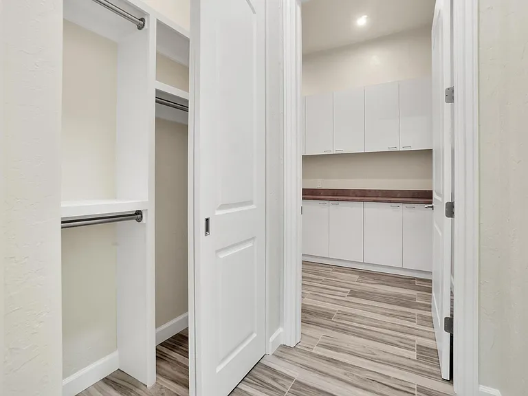 5580 Country Club Dr — Photo 23