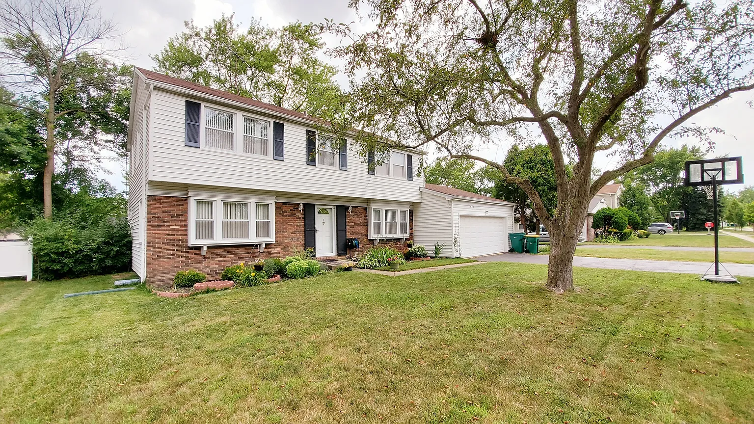671 Wyngate Ln photo 1