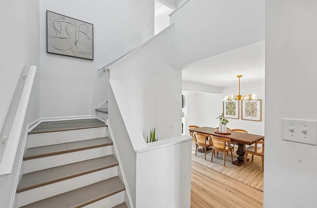1017 Riverbend Club Dr SE — Photo 4