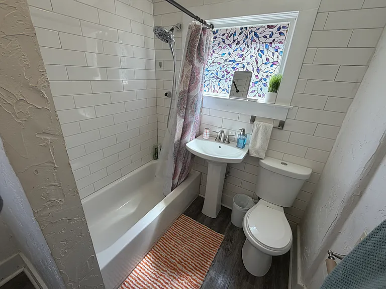 227 N Institute St — Photo 19