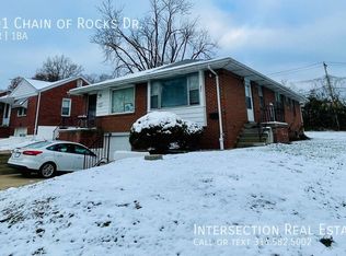 801 Chain Of Rocks Dr, Saint Louis, MO 63137