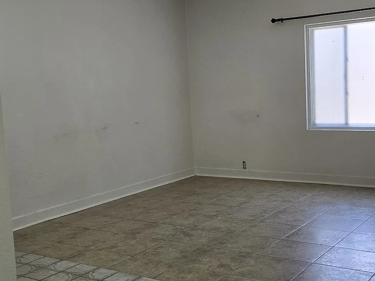 862 Elise St — Photo 8