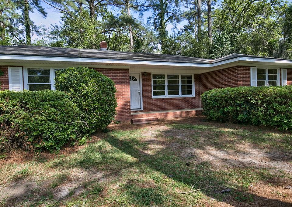 1st image of 2215 Jerry Jones Dr