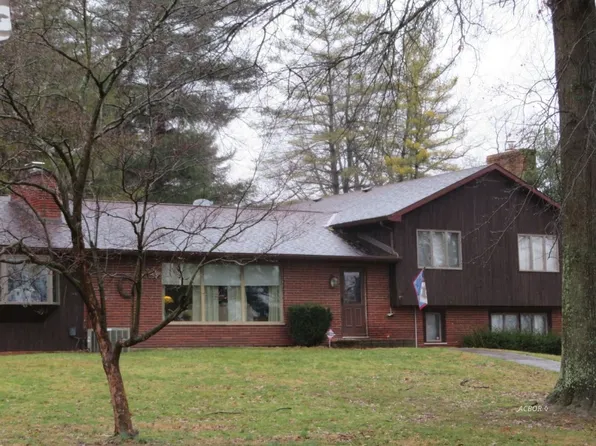 1300 Dannie Dr, Logan, OH 43138
